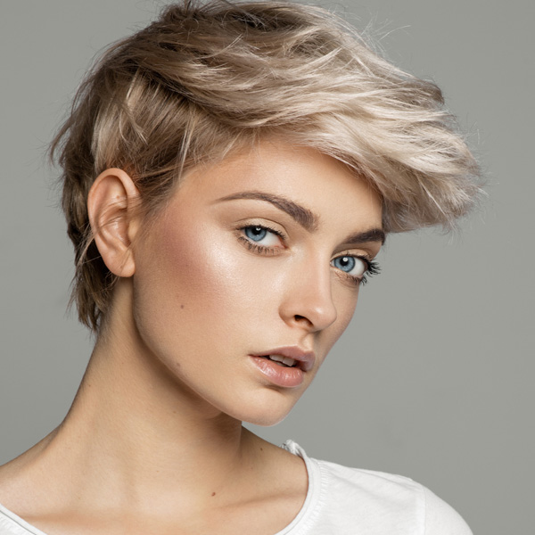 Cheveux courts